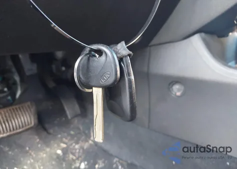 2011 Kia Sorento Lx z USA, uszkodzony, nr VIN 5XYKTCA10BG116773